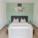 Emilia Am Woerthersee * Schiefling am See